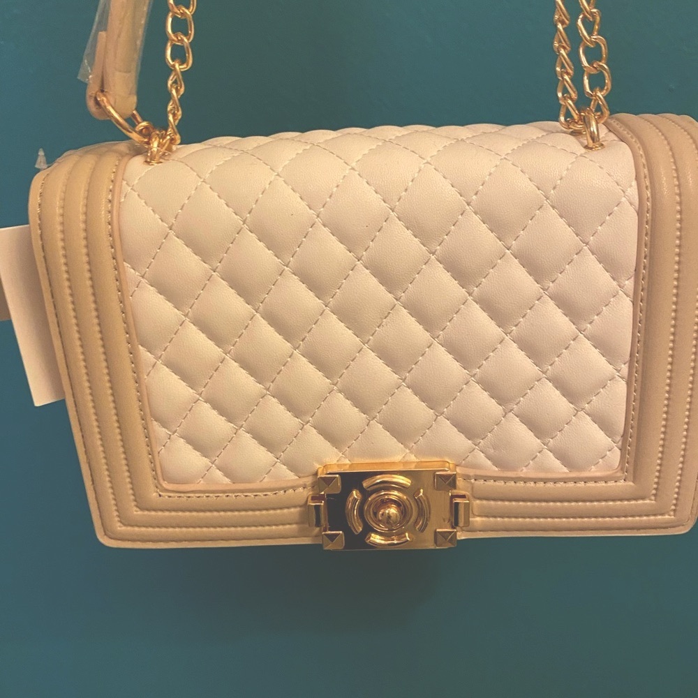 SALE!🎉NWT Chanel Vibes Quilted Tan and Cream Neutral Vegan Purse